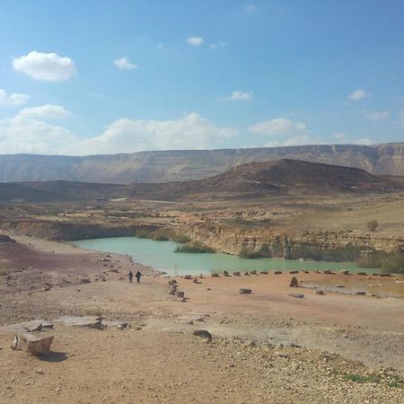 הבית ליד המצוק By The Cliff Mitzpe Ramon Exteriör bild