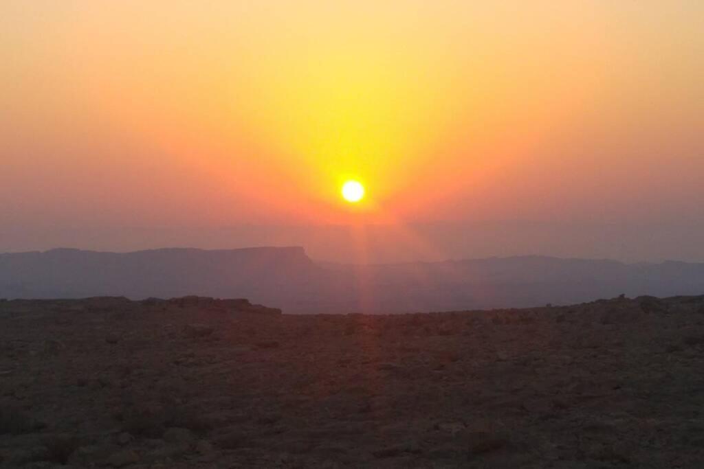 הבית ליד המצוק By The Cliff Mitzpe Ramon Exteriör bild